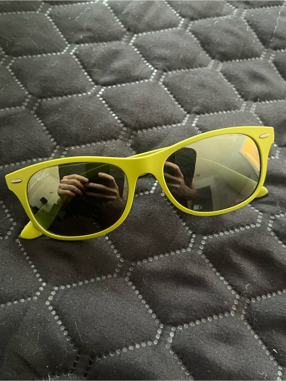 Ray Ban Wayfarer Life Force RB 4207Matte Acid Green
